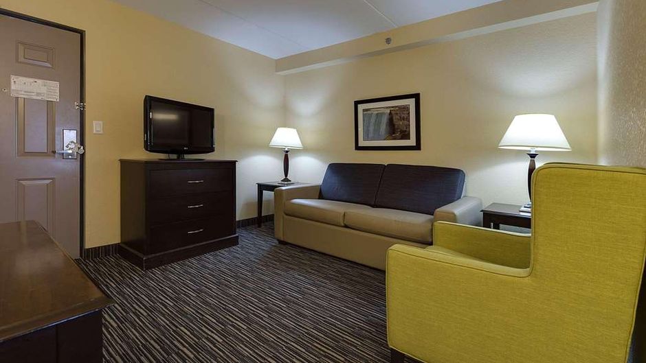 Country Inn & Suites Niagara Falls Suite