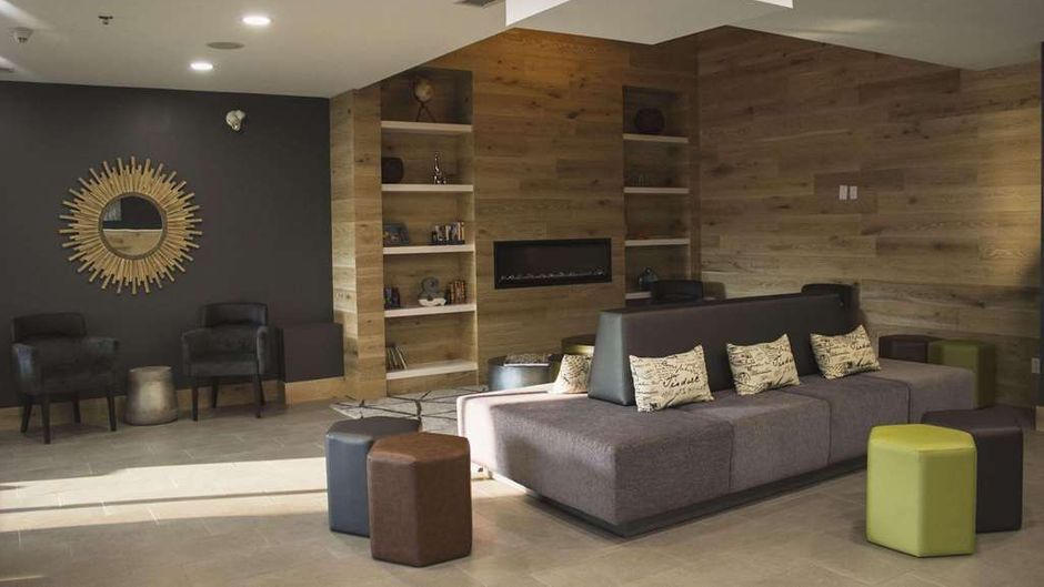 Country Inn & Suites Niagara Falls Lobby