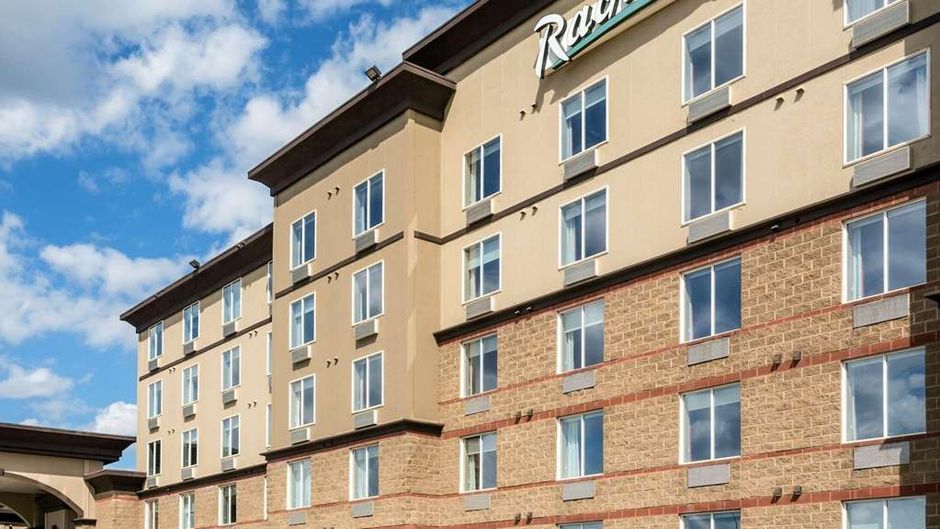 Radisson Hotels & Suites Fort McMurray Exterior