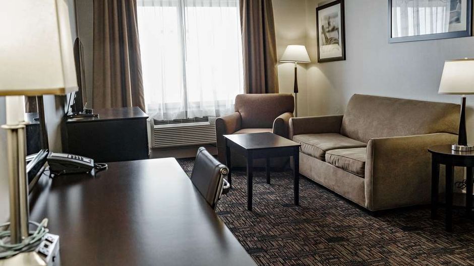 Radisson Hotel Edmonton Airport Room