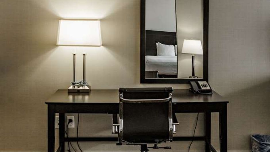 Radisson Hotel Edmonton Airport Room