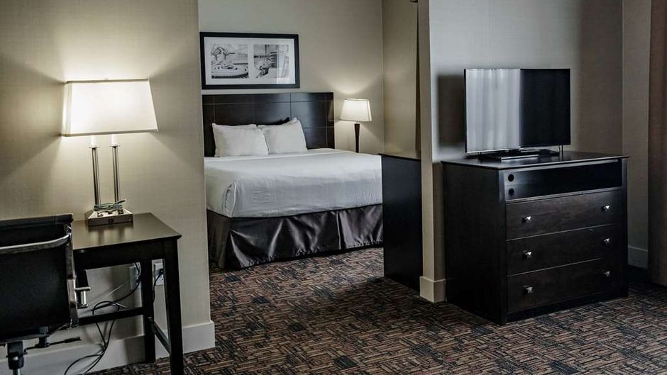 Radisson Hotel Edmonton Airport Room