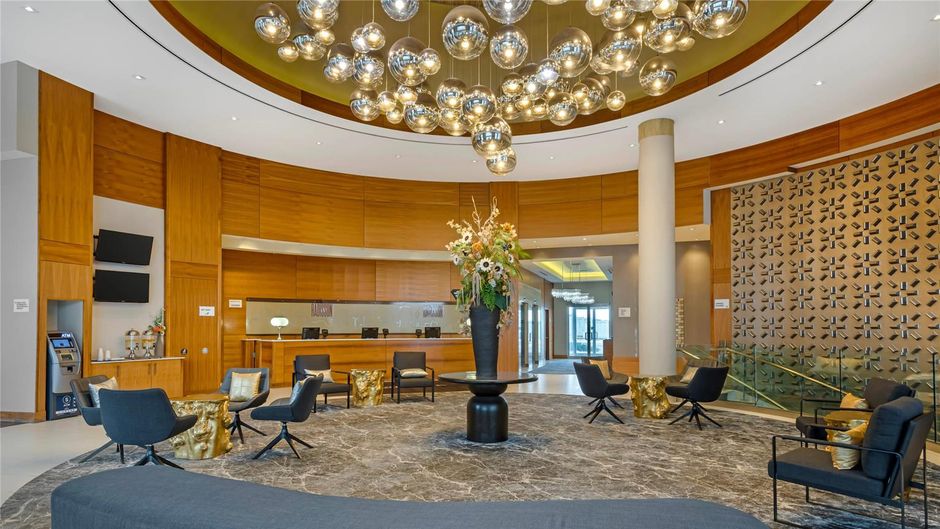 Radisson Hotel & Conference Calgary Apt Lobby