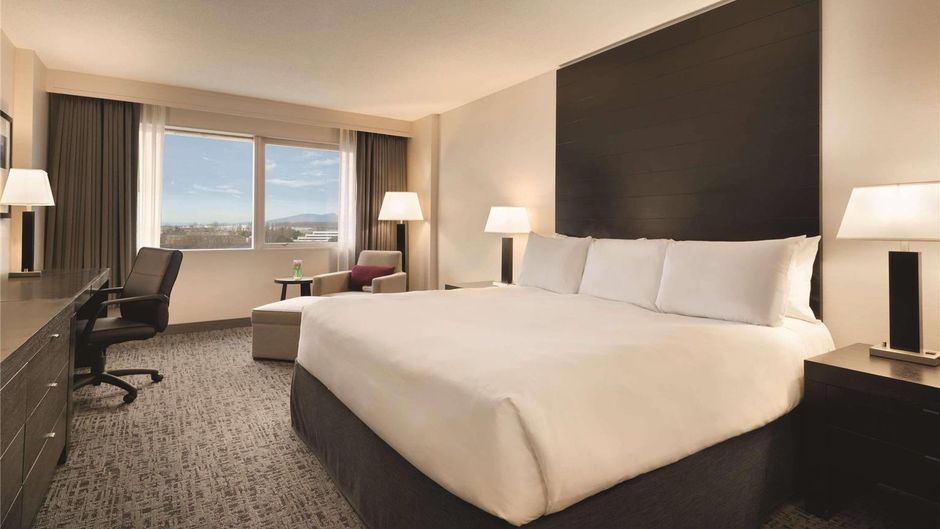Radisson Hotel Vancouver Airport Room