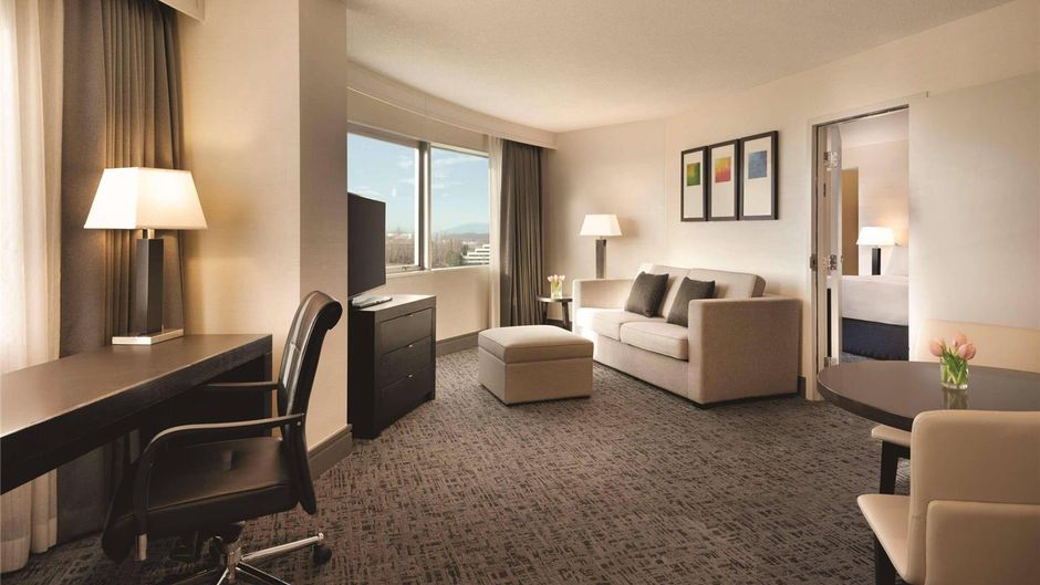 Radisson Hotel Vancouver Airport Suite