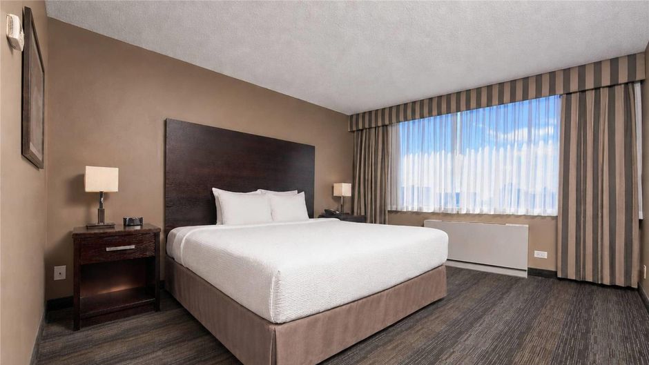 Radisson Hotel Winnipeg Downtown Suite