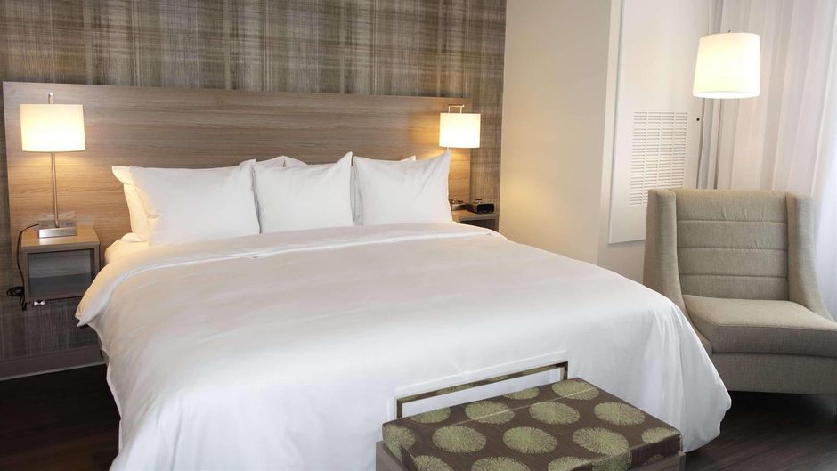 Radisson Kingswood Hotel & Suites Suite