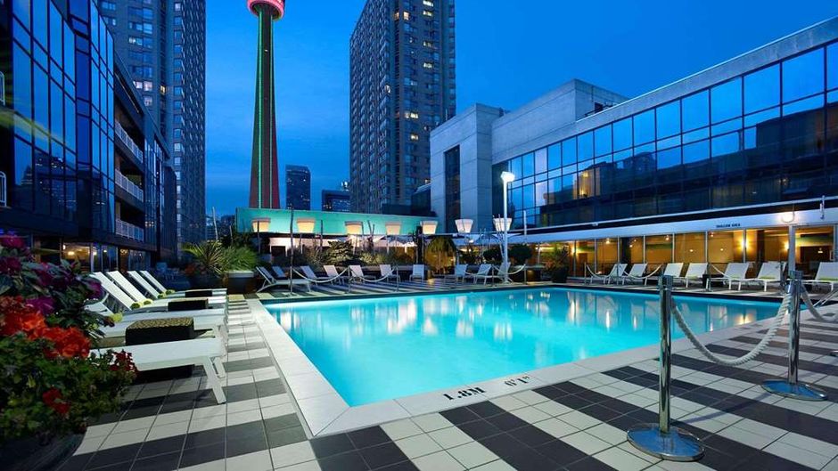 Radisson Blu Toronto Downtown Pool
