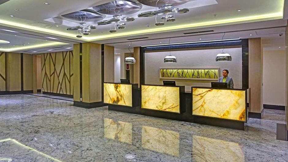 Radisson Hotel Guayaquil Lobby