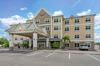 Country Inn & Suites Tampa Airport North