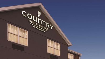 Country Inn & Suites Dubuque