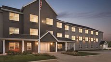 Country Inn & Suites Cedar Falls