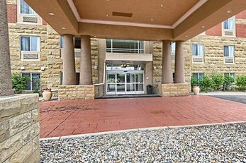 Country Inn & Suites Dearborn
