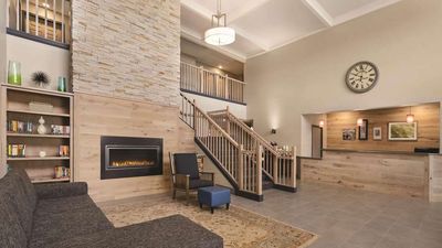 Country Inn & Suites Detroit Lakes, MN