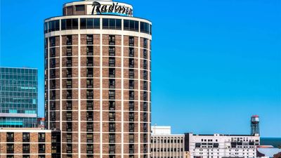Radisson Hotel Duluth Harborview