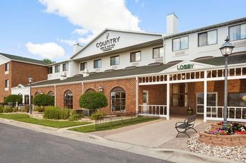 Country Inn & Suites Fargo