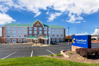 Comfort Inn & Suites Cuyahoga Falls