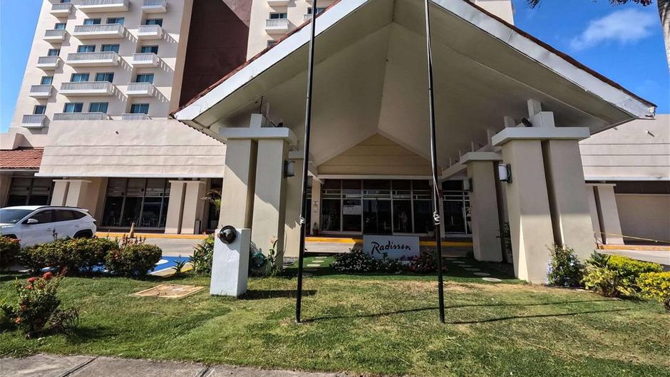 Radisson Colon 2000 Hotel & Casino Exterior