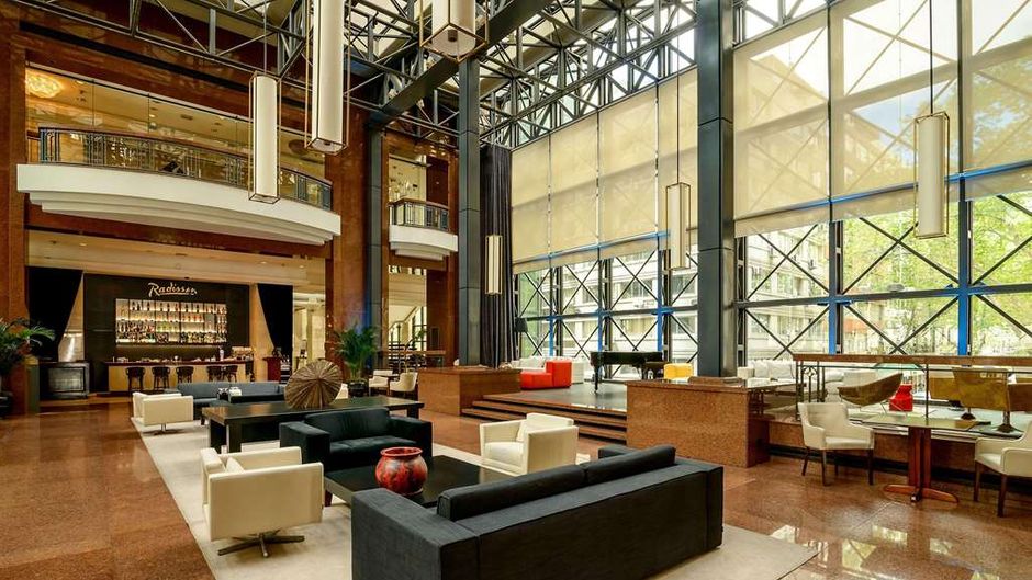 Radisson Montevideo Victoria Plaza Hotel Lobby