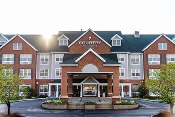 Country Inn & Suites Milwaukee West