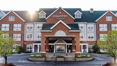 Country Inn & Suites Milwaukee West