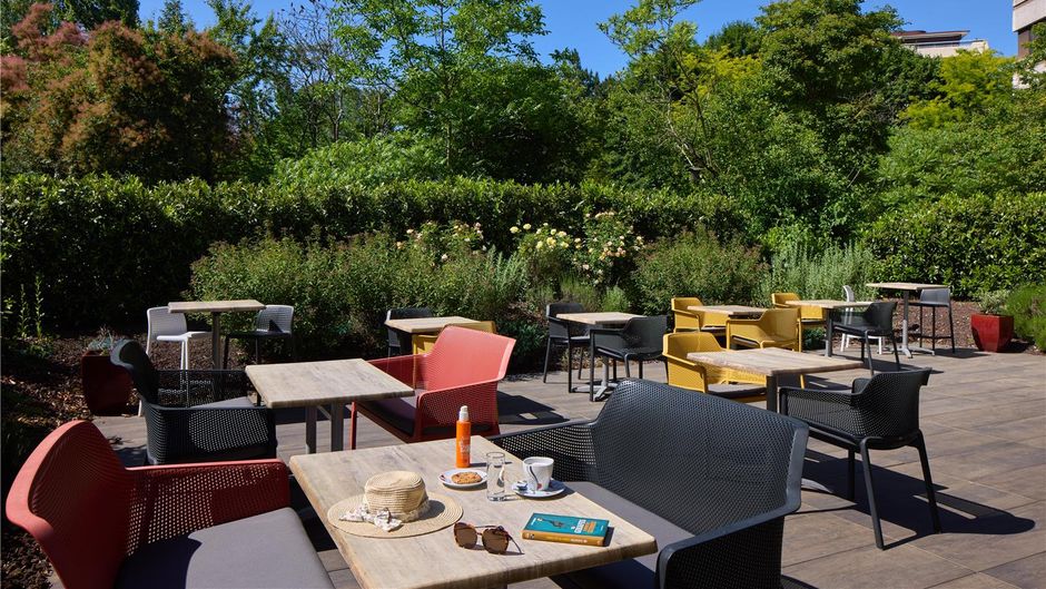 Appart'Hotel & Spa Odalys Ferney Geneva Exterior