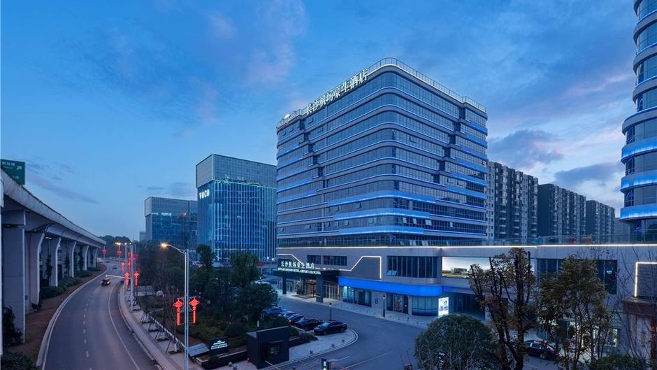 Howard Johnson Airport Hotel Changsha Exterior
