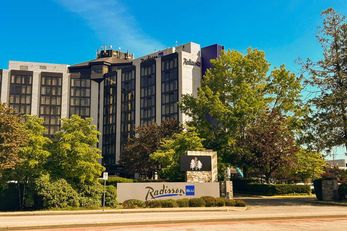Radisson Blu Vancouver Airport Hotel
