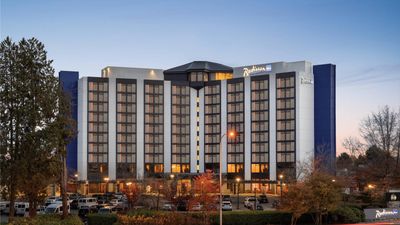 Radisson Blu Vancouver Airport Hotel