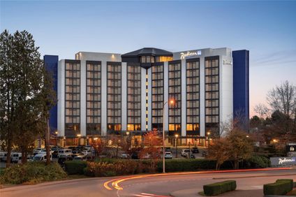 Radisson Blu Vancouver Airport Hotel