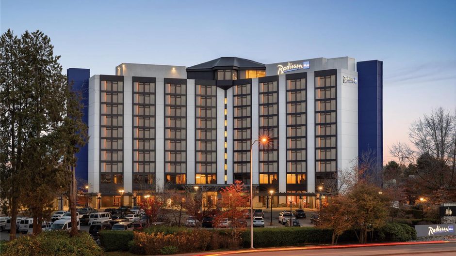 Radisson Blu Vancouver Airport Hotel Exterior