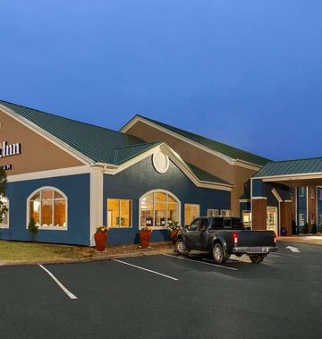 AmericInn & Suites