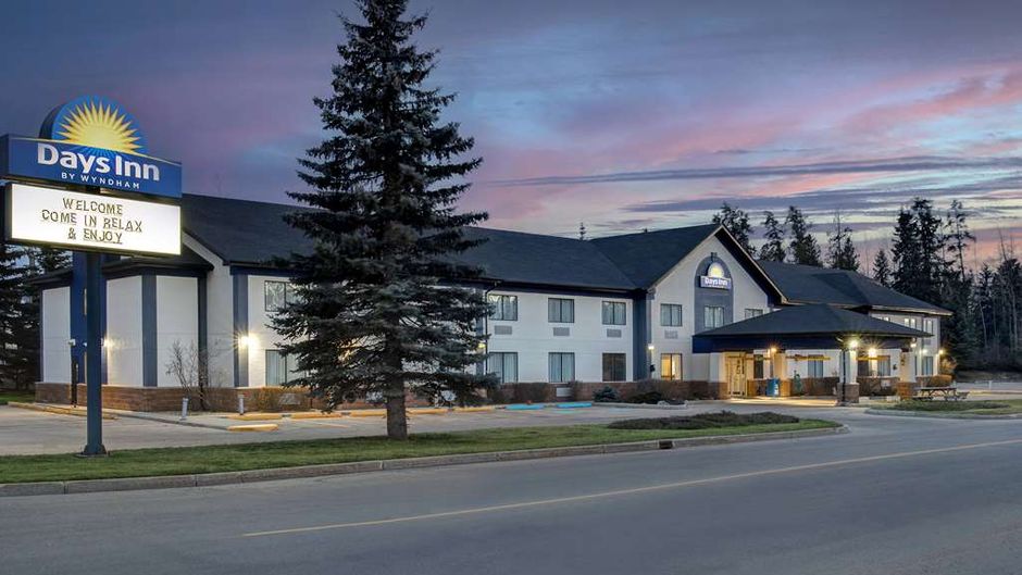 Days Inn by Wyndham Whitecourt Exterior