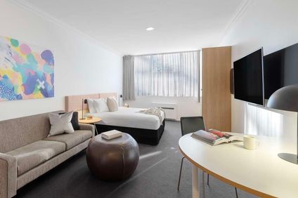 Oaks Perth Hotel
