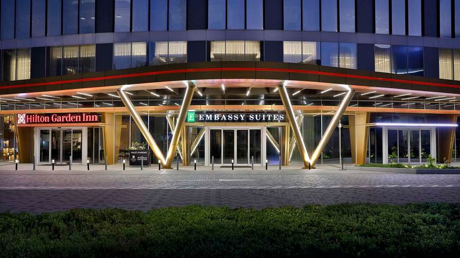 Hilton Garden Inn Dubai Business Bay Exterior