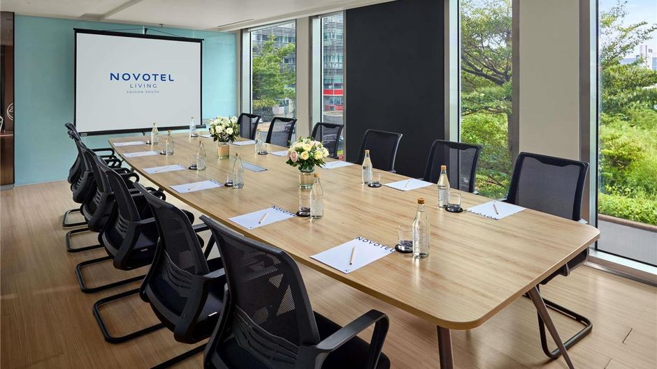 Novotel Living Saigon South Meeting