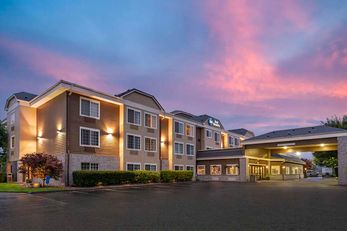 Best Western Columbia River Waterfront