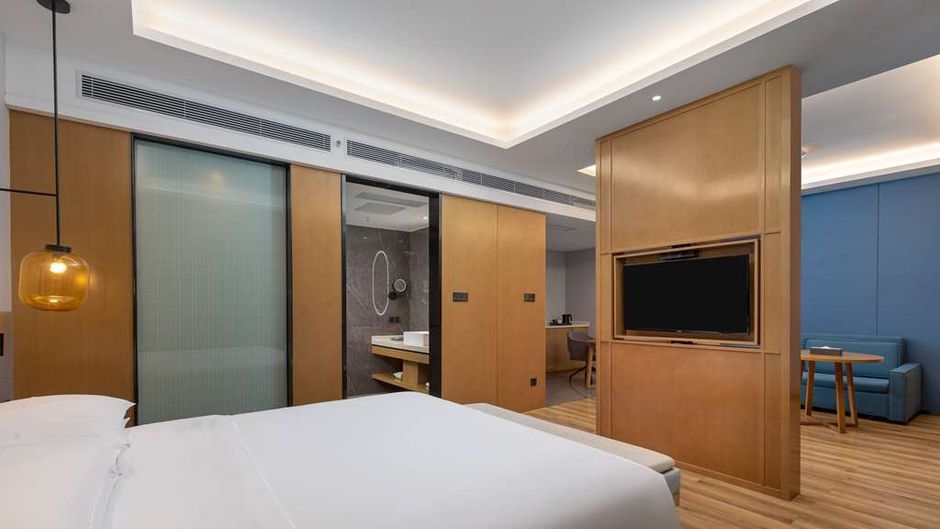 Ramada by Wyndham Financial Center Room
