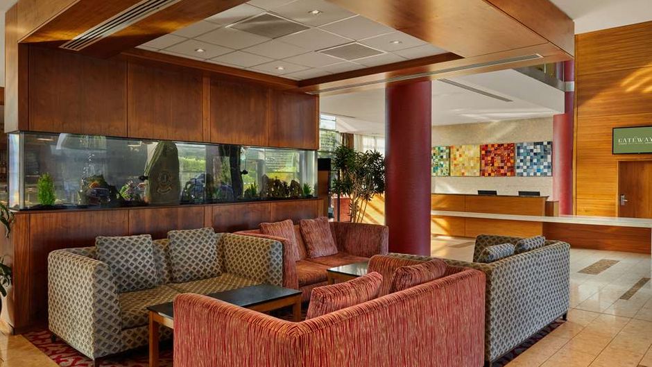 The Gateway Hotel Dundalk Lobby