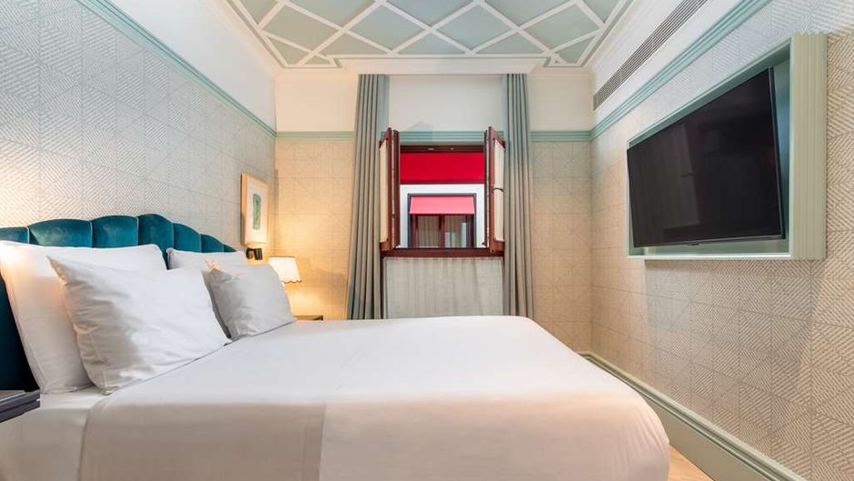 The Editory Boulevard Hotel Room
