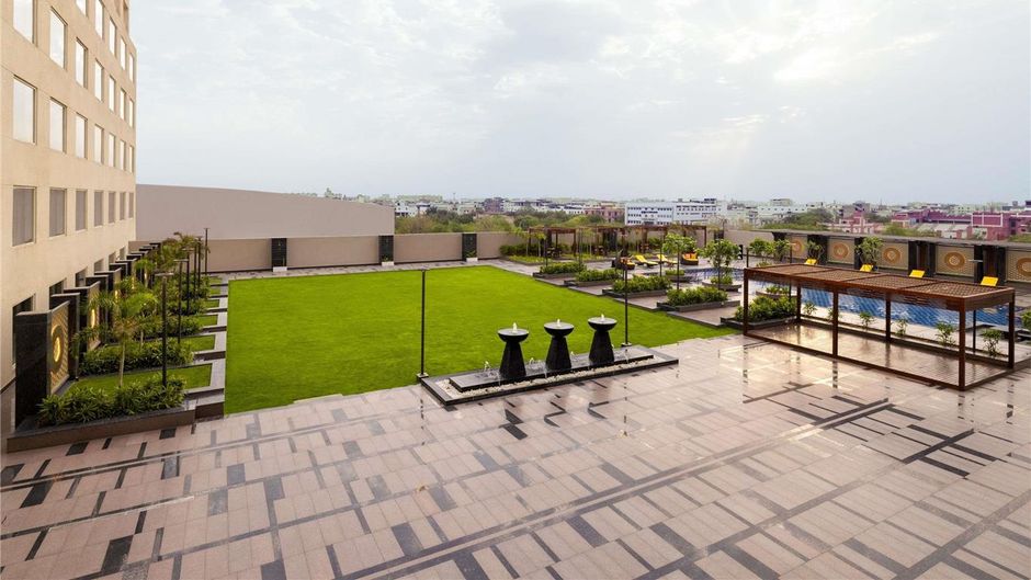 Novotel Jaipur Convention Centre Pool