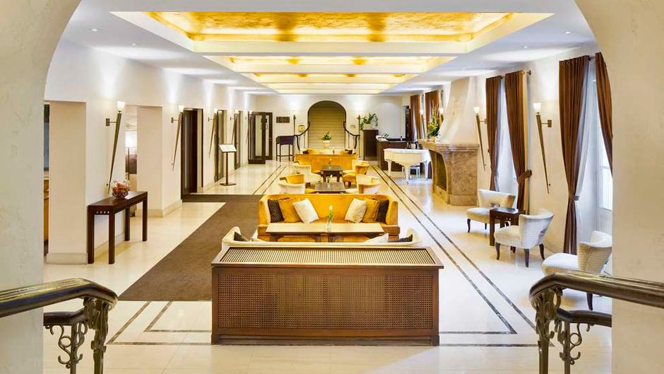 Mamaison Hotel Le Regina Lobby
