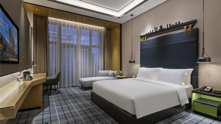 Novotel Hangzhou East Railway Station Suite