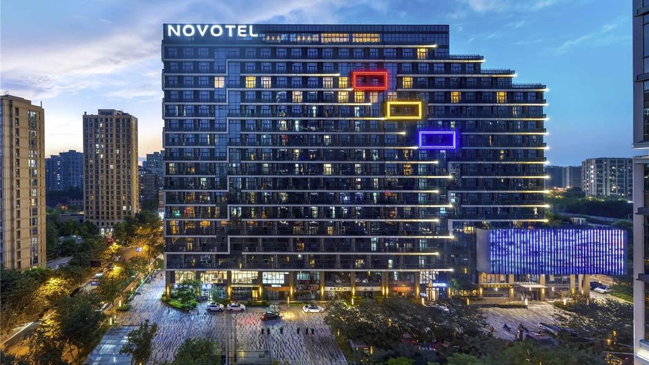 Novotel Hangzhou East Railway Station Exterior