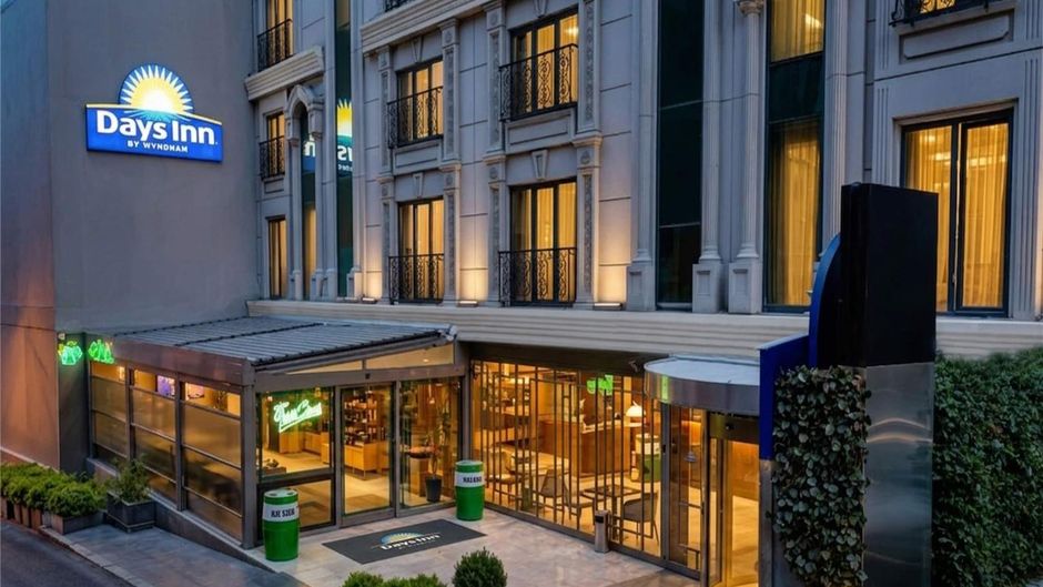 Days Inn by Wyndham Istanbul Bomonti Exterior