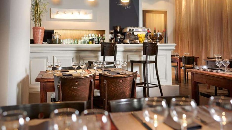 Les Negociants Hotel Restaurant