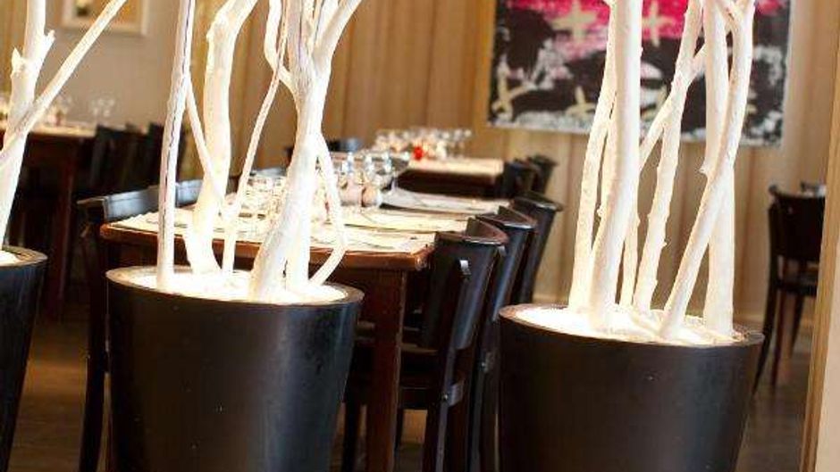 Les Negociants Hotel Restaurant