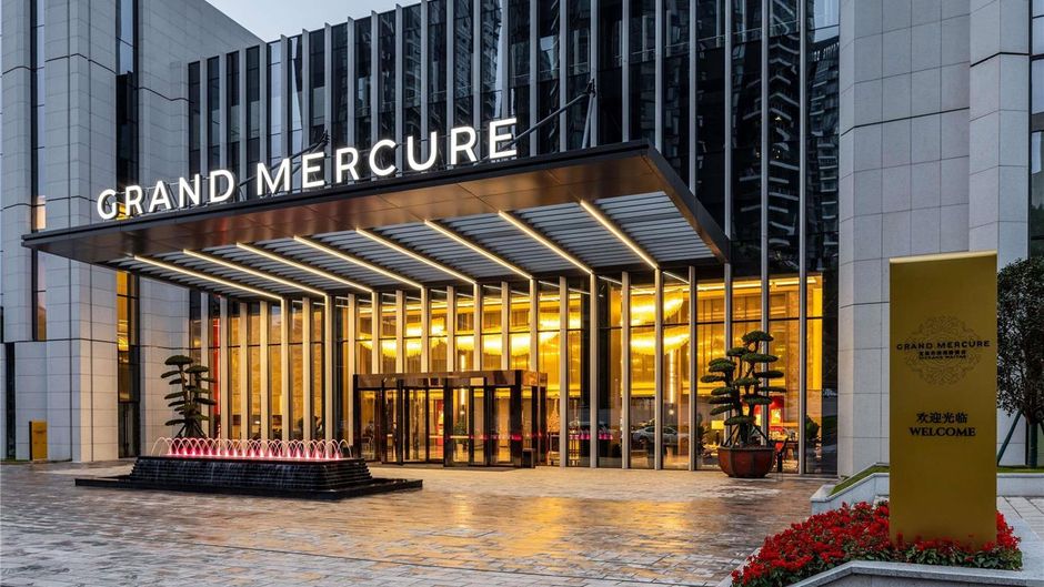 Grand Mercure Yichang Waitan Exterior