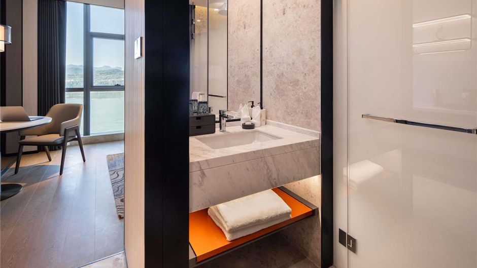 Grand Mercure Yichang Waitan Room