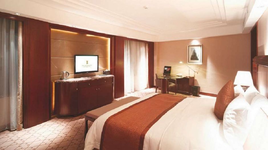 Optics Valley Kingdom Plaza Hotel Suite